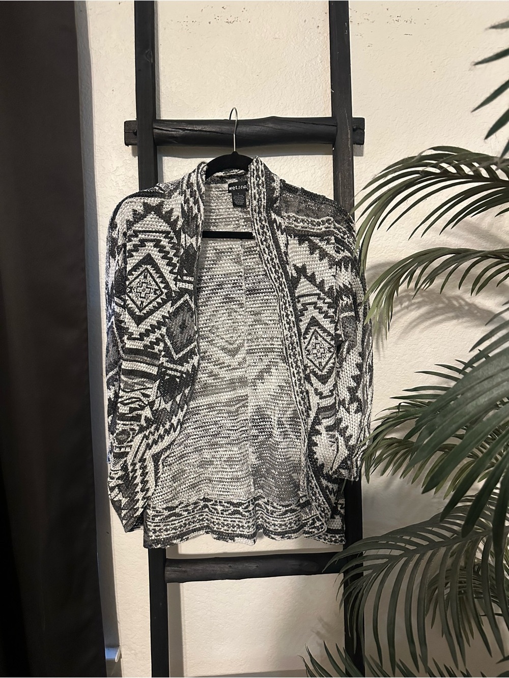 Wet Seal Black & White Aztec Open-Front Cardigan